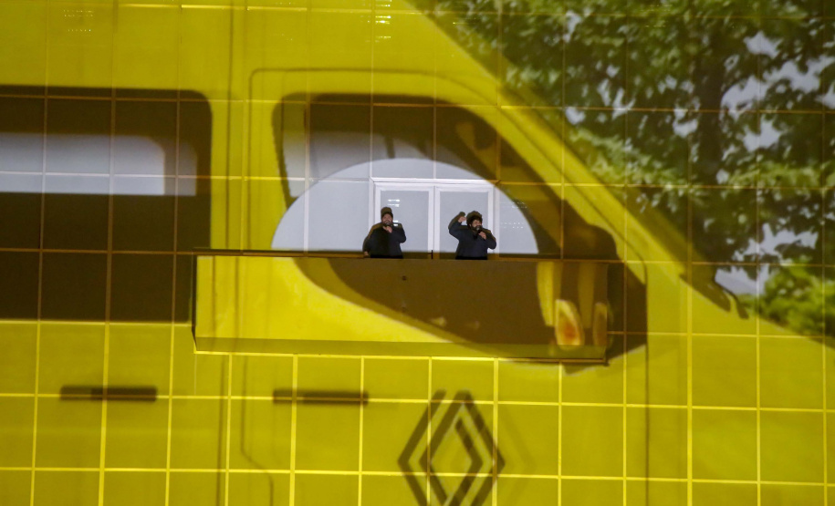 Primeira apresentação do Natal no Palácio Iguaçu é um espetáculo de fogos, luzes e música