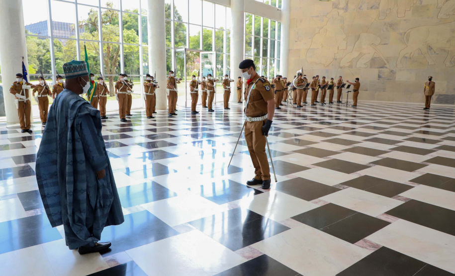 Governador recebe embaixador da Nigéria e apresenta potencial do Paraná