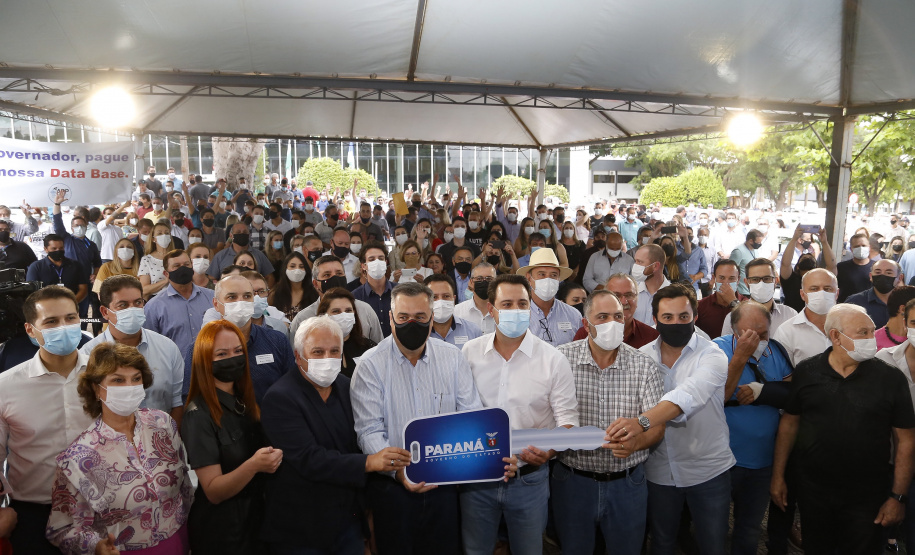 Governo do Estado entrega 67 veículos para Saúde de Guarapuava e Região