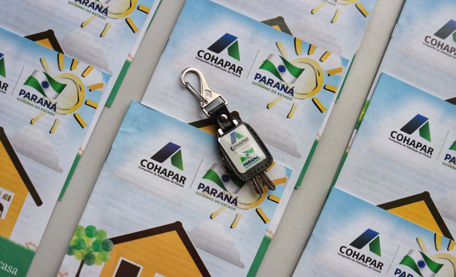 Governo entrega 119 casas populares para ajudar famílias de Cantagalo