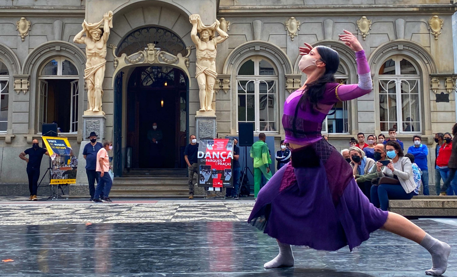 BALÉ - PRAÇA GENEROSO MARQUES - José Fernando Ogura/AEN