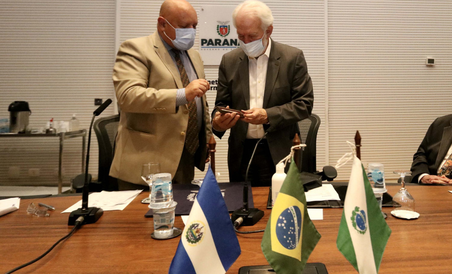 O vice-governador Darci Piana se reuniu nesta quarta-feira (24), no Palácio Iguaçu, com o novo cônsul-geral do Japão em Curitiba, Keiji Hamada. Foto:Camila Tonett/Vice-governadoria