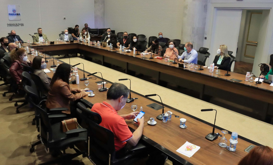 Estado do Paraná discute parceria com Instituto Carlos Chagas - Fiocruz para Dexenvolvimento Sustentavel. Foto: Geraldo Bubniak/AEN