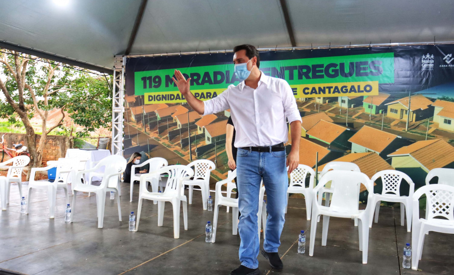 Governo entrega 119 casas populares para ajudar famílias de Cantagalo