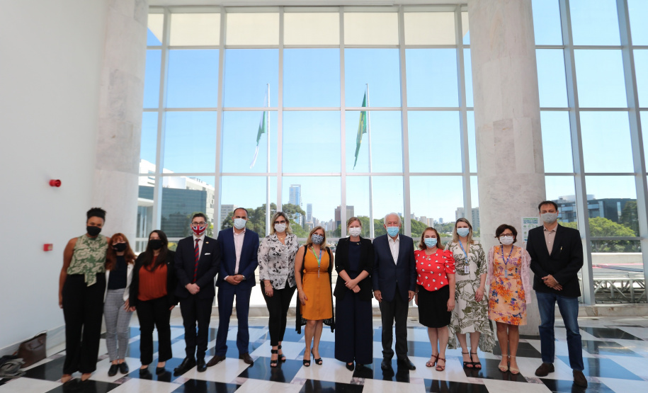 Paraná firma parceria com Governo britânico para ensino de inglês nas escolas públicas Foto: Camila Tonett/Vice-Governadoria
