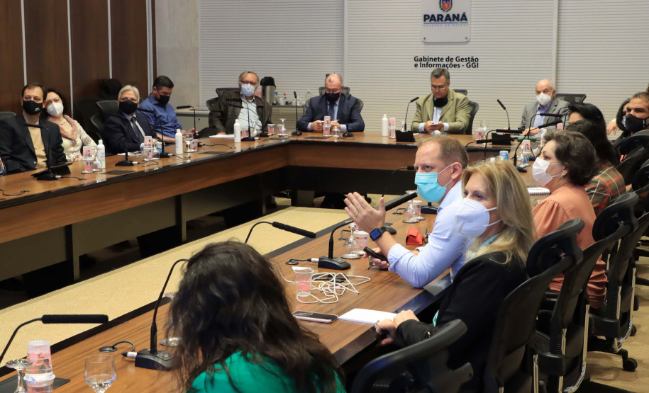 Estado do Paraná discute parceria com Instituto Carlos Chagas - Fiocruz para Dexenvolvimento Sustentavel. Foto: Geraldo Bubniak/AEN