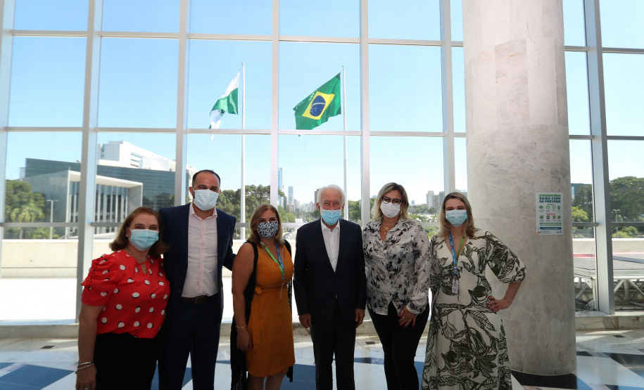 Paraná firma parceria com Governo britânico para ensino de inglês nas escolas públicas Foto: Camila Tonett/Vice-Governadoria