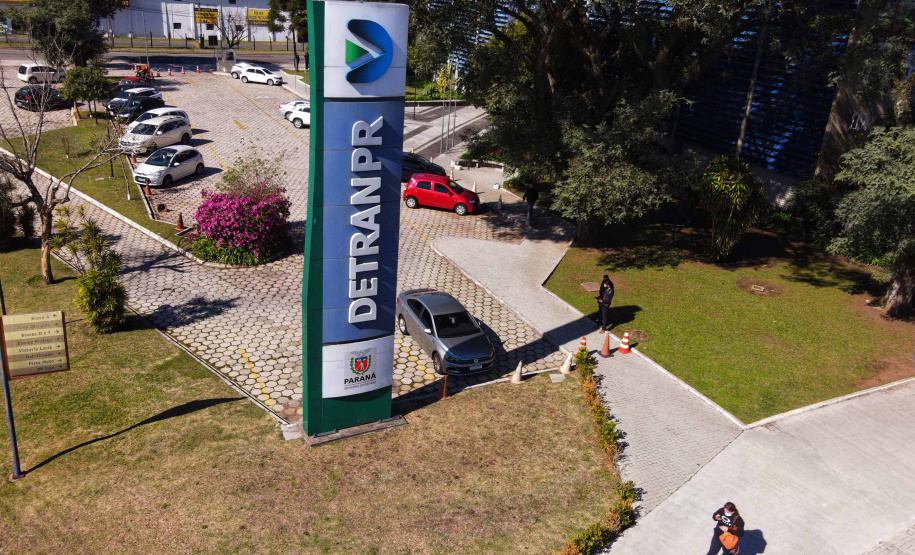 Fachada do  Departamento de Trânsito do Paraná (Detran-PR). - Foto: José Fernando Ogura/AEN