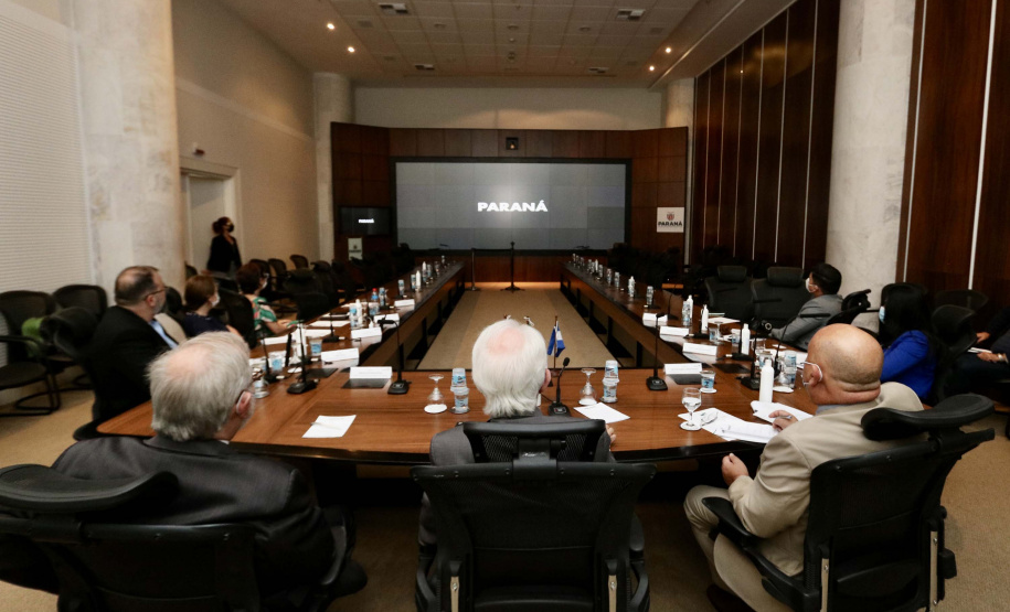 O vice-governador Darci Piana se reuniu nesta quarta-feira (24), no Palácio Iguaçu, com o novo cônsul-geral do Japão em Curitiba, Keiji Hamada. Foto:Camila Tonett/Vice-governadoria