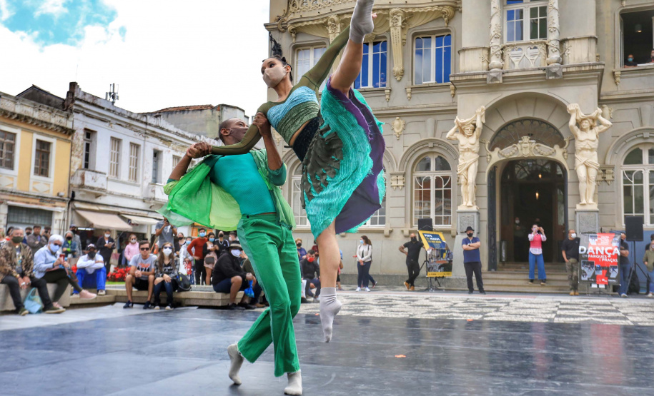 BALÉ - PRAÇA GENEROSO MARQUES - José Fernando Ogura/AEN