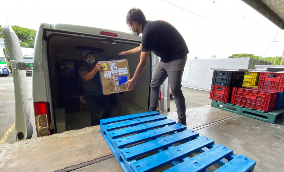 Paraná recebe 278 mil vacinas para D2, adolescentes e municípios de fronteira