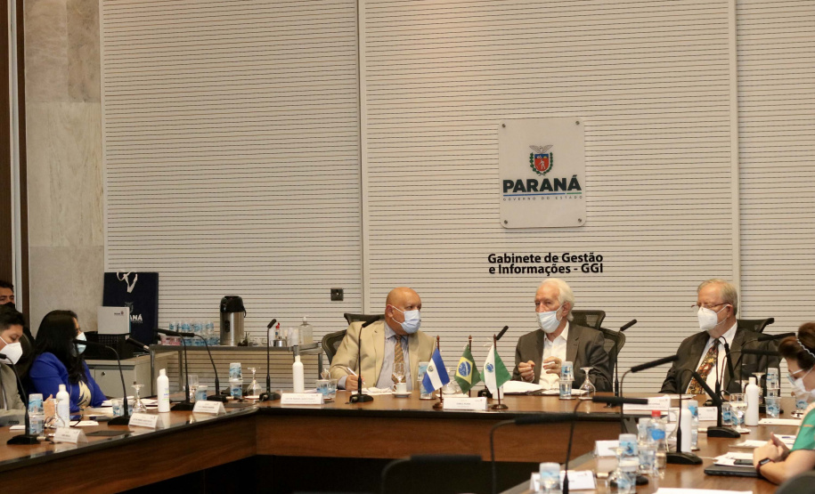 O vice-governador Darci Piana se reuniu nesta quarta-feira (24), no Palácio Iguaçu, com o novo cônsul-geral do Japão em Curitiba, Keiji Hamada. Foto:Camila Tonett/Vice-governadoria