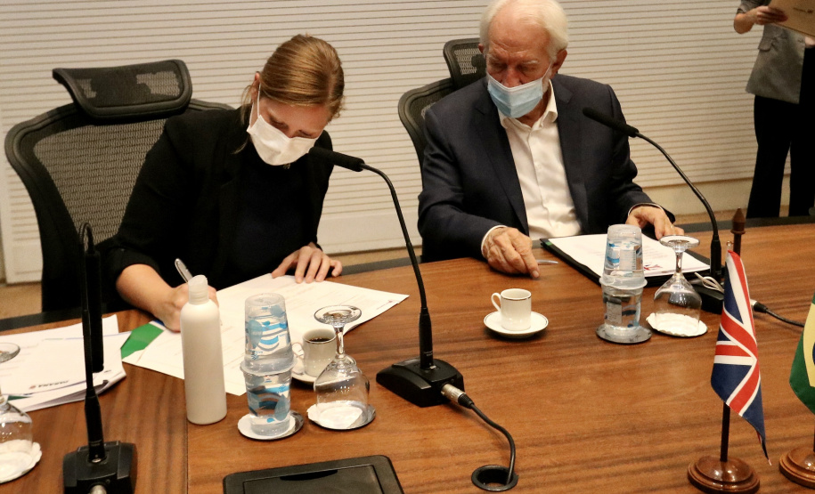 Paraná firma parceria com Governo britânico para ensino de inglês nas escolas públicas Foto: Camila Tonett/Vice-Governadoria