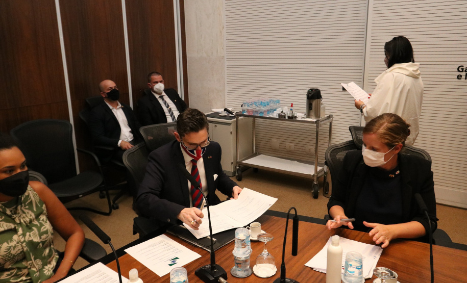 Paraná firma parceria com Governo britânico para ensino de inglês nas escolas públicas Foto: Camila Tonett/Vice-Governadoria