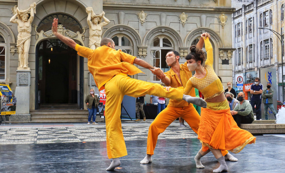BALÉ - PRAÇA GENEROSO MARQUES - José Fernando Ogura/AEN