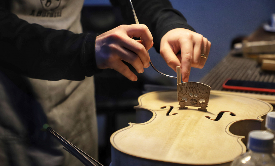 Feito no Paraná - Ateliê Buratti Profissão de Luthier Personagem: João Buratti  -  Curitiba,    -  Foto: José Fernando Ogura/AEN