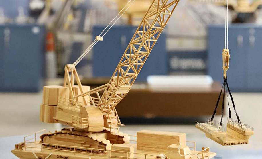 Atividade portuária é transformada em arte em exposição na Portos do Paraná