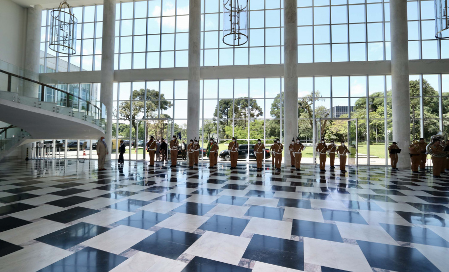 O vice-governador Darci Piana se reuniu nesta quarta-feira (24), no Palácio Iguaçu, com o novo cônsul-geral do Japão em Curitiba, Keiji Hamada. Foto:Camila Tonett/Vice-governadoria