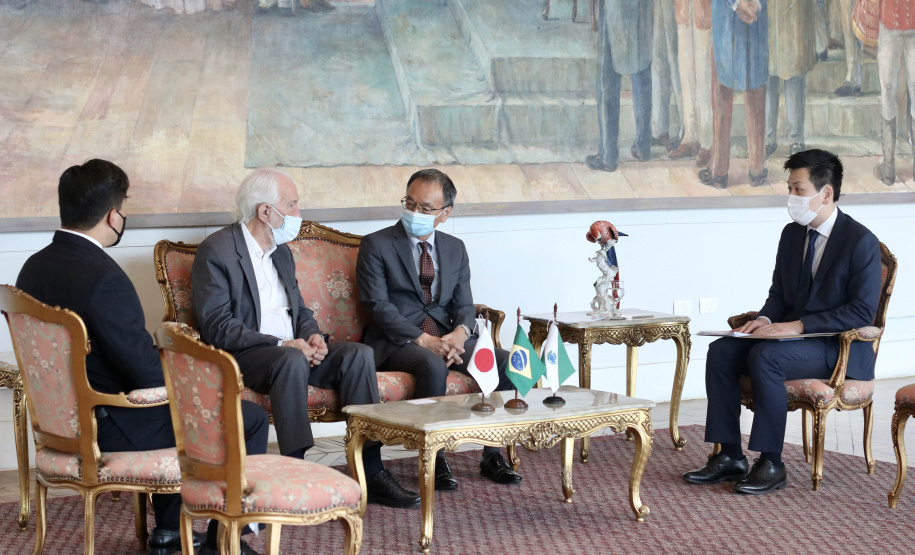 O vice-governador Darci Piana se reuniu nesta quarta-feira (24), no Palácio Iguaçu, com o novo cônsul-geral do Japão em Curitiba, Keiji Hamada. Foto:Camila Tonett/Vice-governadoria