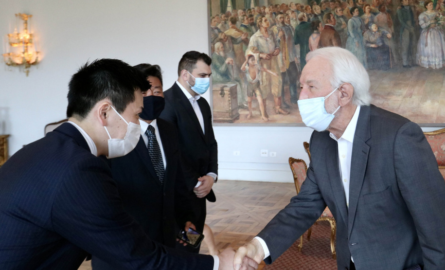 O vice-governador Darci Piana se reuniu nesta quarta-feira (24), no Palácio Iguaçu, com o novo cônsul-geral do Japão em Curitiba, Keiji Hamada. Foto:Camila Tonett/Vice-governadoria