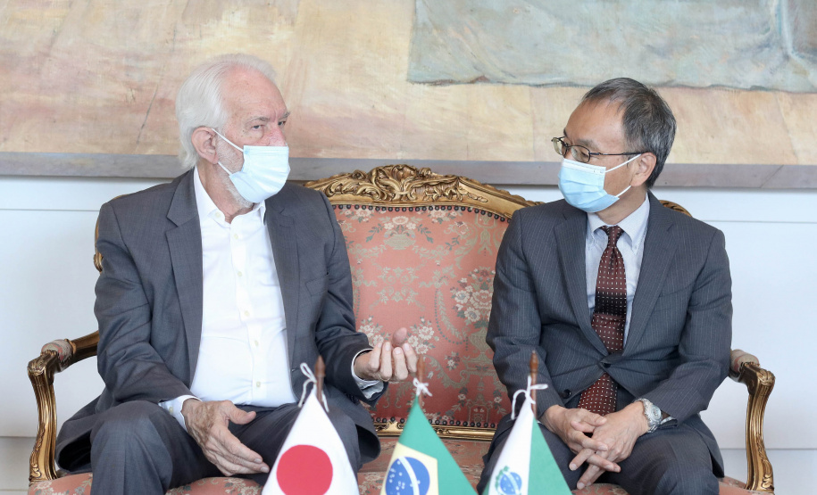 O vice-governador Darci Piana se reuniu nesta quarta-feira (24), no Palácio Iguaçu, com o novo cônsul-geral do Japão em Curitiba, Keiji Hamada. Foto:Camila Tonett/Vice-governadoria