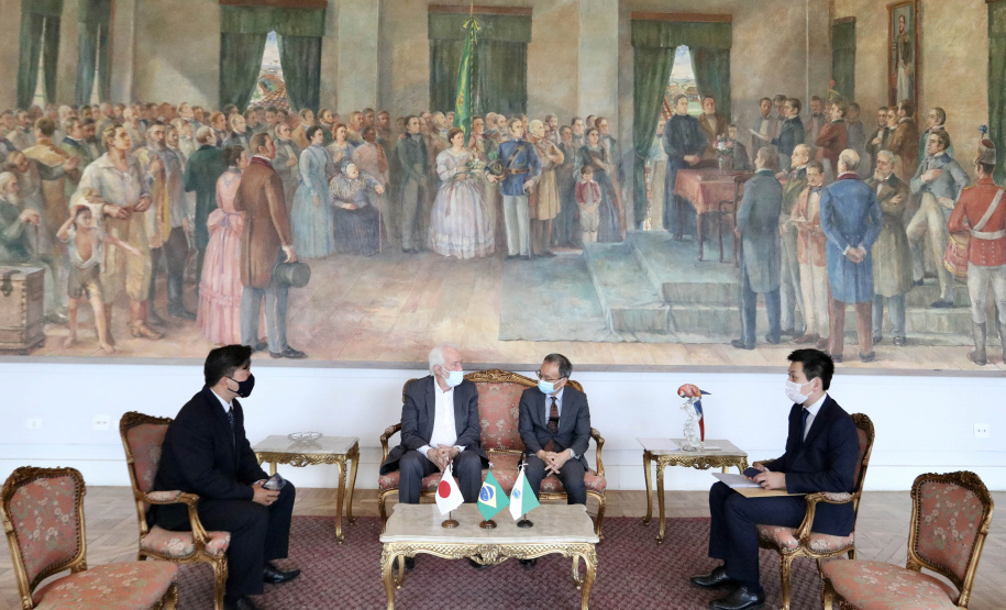 O vice-governador Darci Piana se reuniu nesta quarta-feira (24), no Palácio Iguaçu, com o novo cônsul-geral do Japão em Curitiba, Keiji Hamada. Foto:Camila Tonett/Vice-governadoria