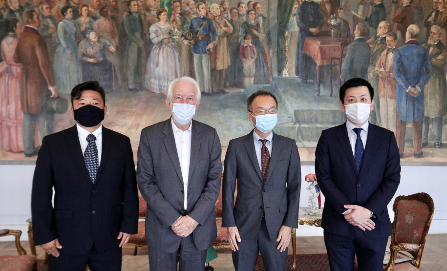 O vice-governador Darci Piana se reuniu nesta quarta-feira (24), no Palácio Iguaçu, com o novo cônsul-geral do Japão em Curitiba, Keiji Hamada. Foto:Camila Tonett/Vice-governadoria