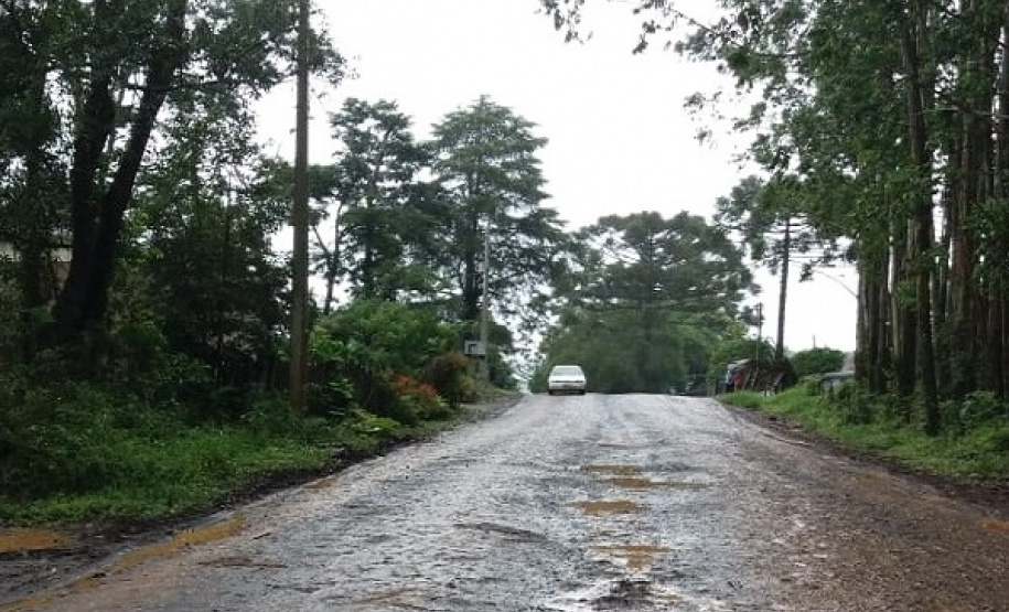 Estado assina ordem de serviço para pavimentação entre Imbaú e Reserva, nos Campos Gerais Foto: DER