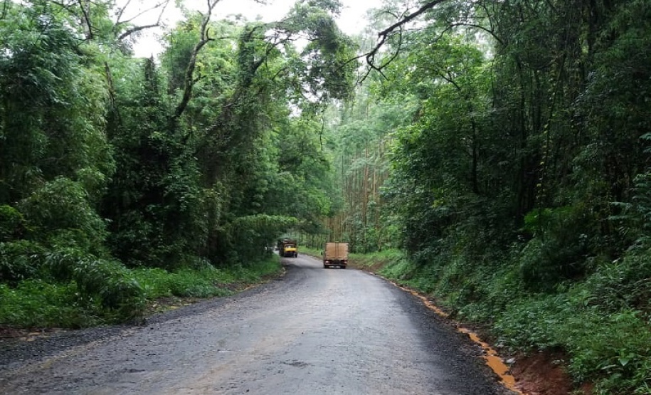 Estado assina ordem de serviço para pavimentação entre Imbaú e Reserva, nos Campos Gerais Foto: DER