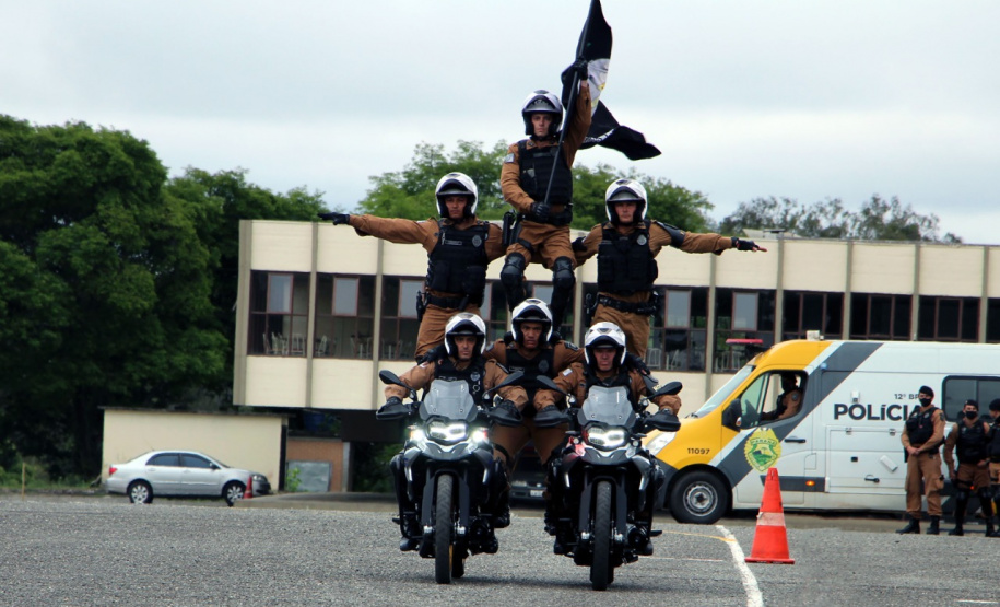 Policiais militares se formam no curso de rondas ostensivas com motocicletas. Foto:PMPR