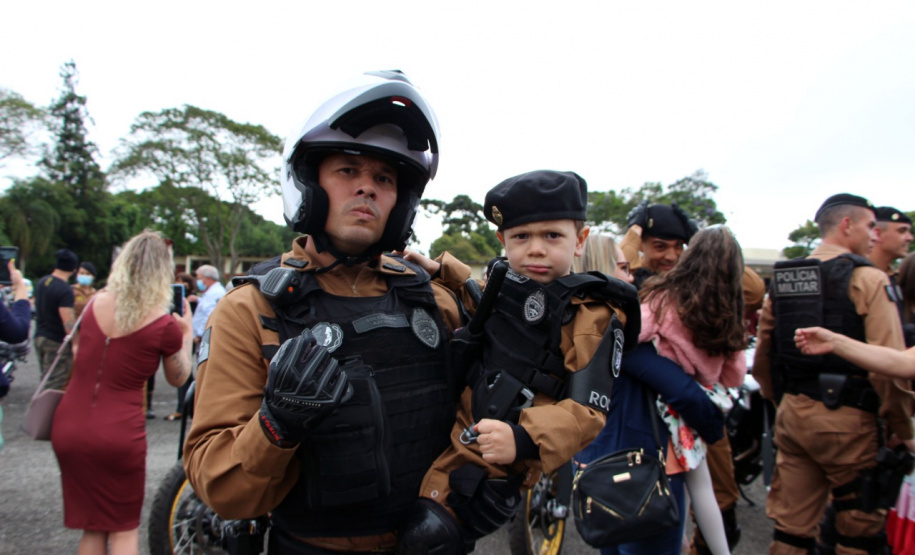 Policiais militares se formam no curso de rondas ostensivas com motocicletas. Foto:PMPR