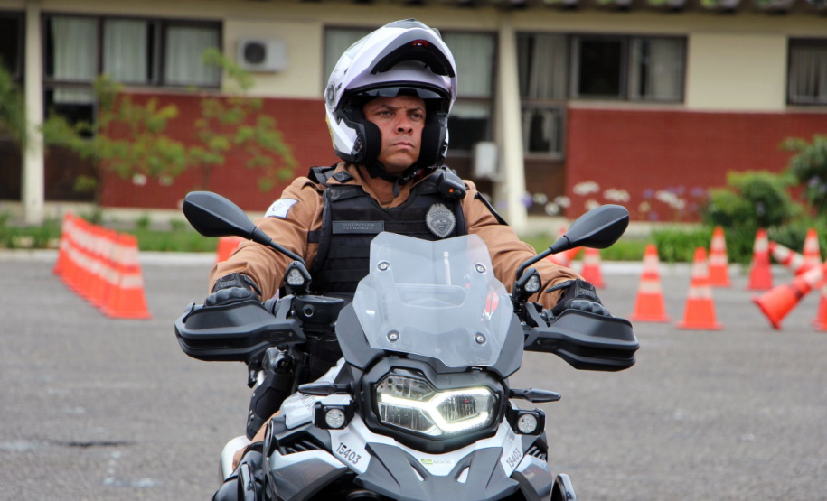 Policiais militares se formam no curso de rondas ostensivas com motocicletas. Foto:PMPR