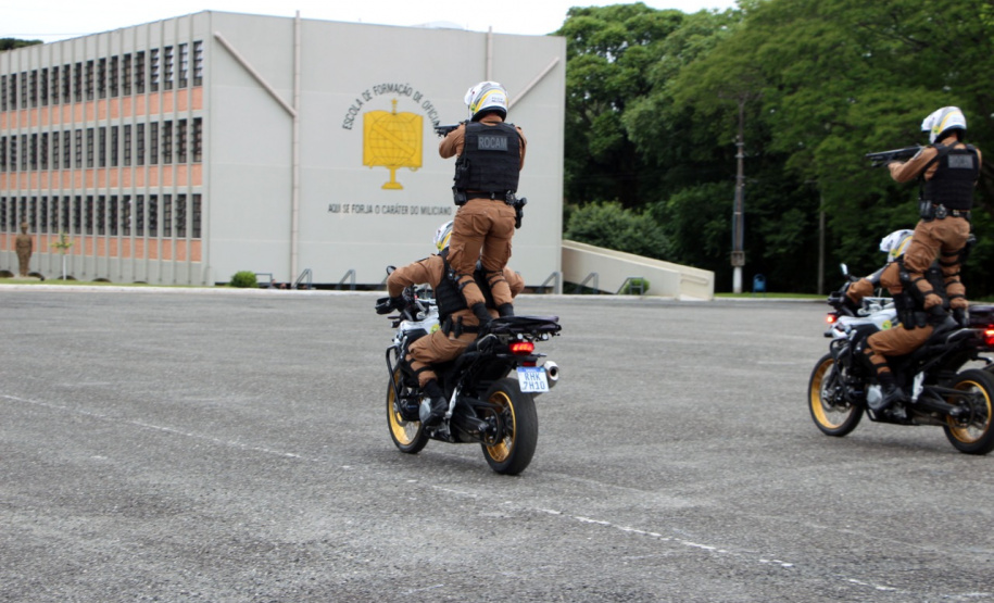 Policiais militares se formam no curso de rondas ostensivas com motocicletas. Foto:PMPR