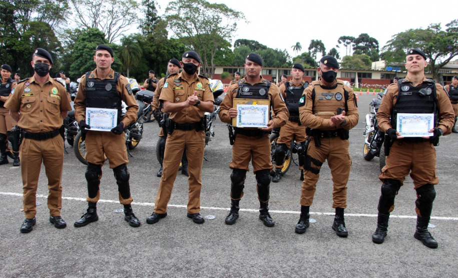 Policiais militares se formam no curso de rondas ostensivas com motocicletas. Foto:PMPR