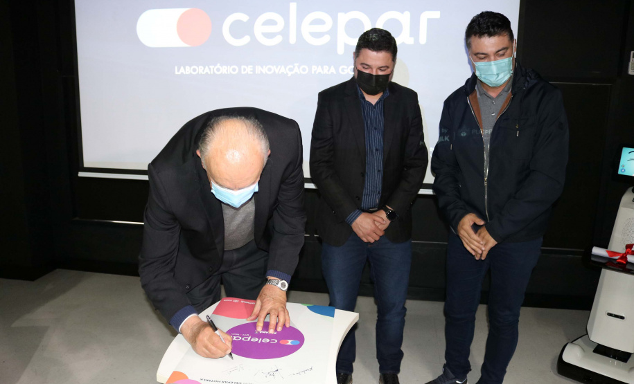 Buscar inovação, gerar conhecimentos e tecnologia e soluções alinhadas às demandas sociais e econômicas do Paraná. Esses os objetivos do programa de inovação implantado em parceria pelo Governo do Estado, por meio da Celepar, e a Hotmilk, ecossistema de inovação da Pontifícia Universidade Católica do Paraná (PUCPR). A  Foto: CELEPAR