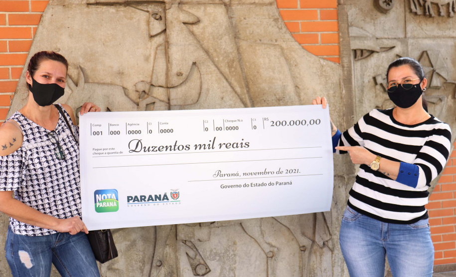 A ganhadora do segundo maior prêmio – de R$ 200 mil – é a professora Maria V. Natural da cidade de Alta Floresta (MT) ela mora em Curitiba há mais de 6 anos. No cadastro do programa constava seu antigo endereço, em Mato Grosso.  Foto: SEFA