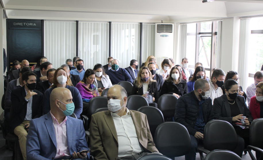 A Paraná Turismo sediou, nesta sexta-feira (12), o evento “Retomada da Hotelaria – Momento atual, sustentabilidade e desafios”. A ação foi organizada pela autarquia estadual, em parceria com o Sindicato Empresarial de Hospedagem e Alimentação (SEHA), com o Fórum dos Operadores de Hotéis do Brasil (FOHB) e com a Associação Brasileira da Indústria de Hotéis do Paraná (ABIH-PR). - Curitiba, 13/12/2021 - Foto: Paraná Turismo