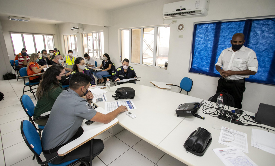 Portos do Paraná executa treinamento para gerenciamento de emergências ambientais - Paranaguá, 26/11/2021 - Foto: Claudio Neves/Portos do Paraná