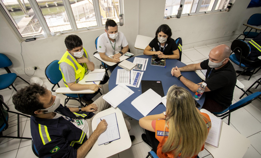 Portos do Paraná executa treinamento para gerenciamento de emergências ambientais - Paranaguá, 26/11/2021 - Foto: Claudio Neves/Portos do Paraná