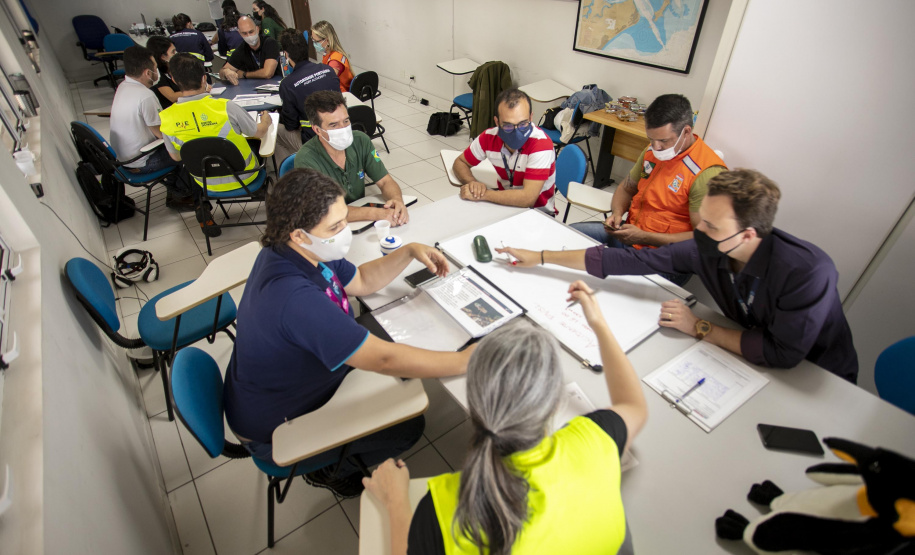 Portos do Paraná executa treinamento para gerenciamento de emergências ambientais - Paranaguá, 26/11/2021 - Foto: Claudio Neves/Portos do Paraná