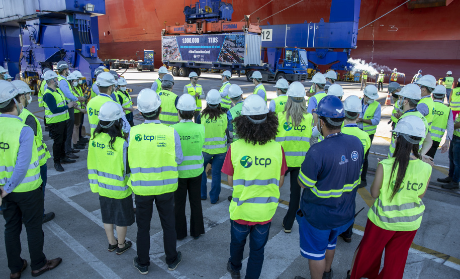 Terminal de contêineres do Porto de Paranaguá alcança marca de 1 milhão de unidades movimentadas