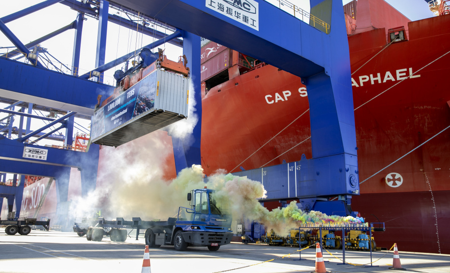 Terminal de contêineres do Porto de Paranaguá alcança marca de 1 milhão de unidades movimentadas