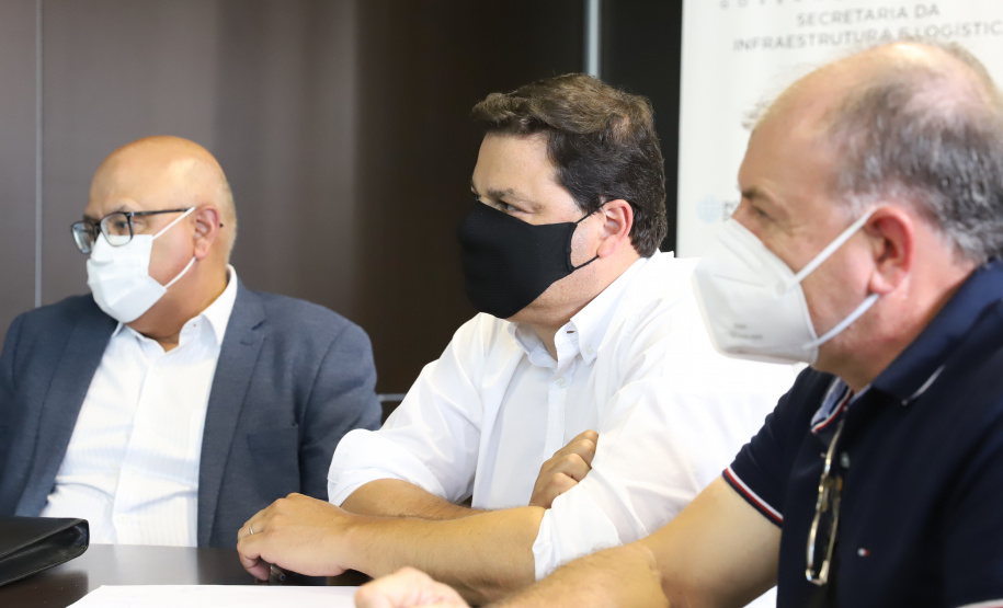 Grupo de Trabalho do Plano Estadual Ferroviário oficializa o protocolo do Estudo de Impacto Ambiental e dá entrada no pedido de Licença Prévia. Foto: Rodrigo Felix Leal/SEIL