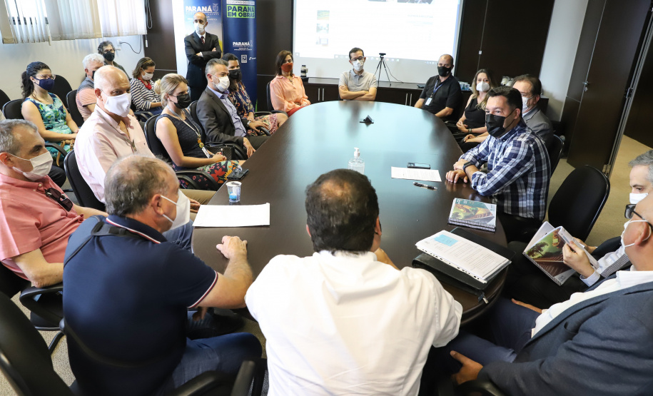 Grupo de Trabalho do Plano Estadual Ferroviário oficializa o protocolo do Estudo de Impacto Ambiental e dá entrada no pedido de Licença Prévia. Foto: Rodrigo Felix Leal/SEIL