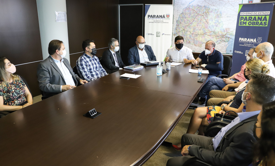 Grupo de Trabalho do Plano Estadual Ferroviário oficializa o protocolo do Estudo de Impacto Ambiental e dá entrada no pedido de Licença Prévia. Foto: Rodrigo Felix Leal/SEIL