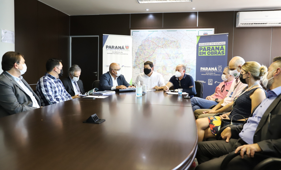 Grupo de Trabalho do Plano Estadual Ferroviário oficializa o protocolo do Estudo de Impacto Ambiental e dá entrada no pedido de Licença Prévia. Foto: Rodrigo Felix Leal/SEIL