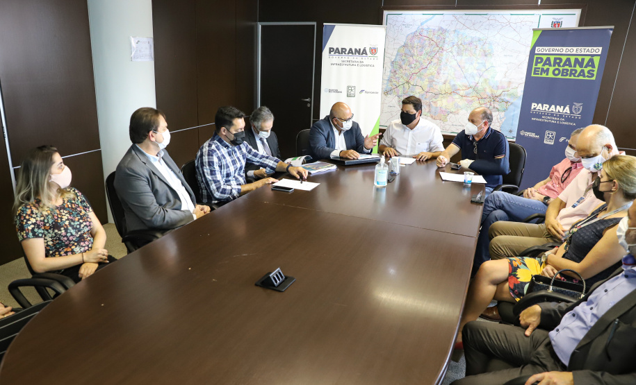 Grupo de Trabalho do Plano Estadual Ferroviário oficializa o protocolo do Estudo de Impacto Ambiental e dá entrada no pedido de Licença Prévia. Foto: Rodrigo Felix Leal/SEIL