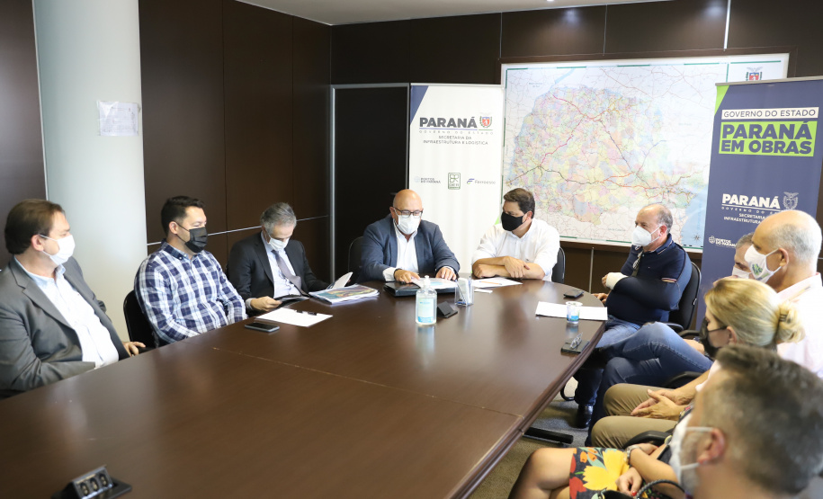 Grupo de Trabalho do Plano Estadual Ferroviário oficializa o protocolo do Estudo de Impacto Ambiental e dá entrada no pedido de Licença Prévia. Foto: Rodrigo Felix Leal/SEIL