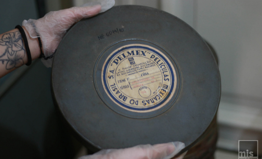 Por conta da suspensão das atividades presenciais, em atendimento às normas sanitárias de enfrentamento da pandemia, o acesso de pesquisadores ao acervo do Museu da Imagem e do Som do Paraná ficou suspenso.  - Curitiba, 25/11/2021 - Foto: Coleção de Películas/MIS