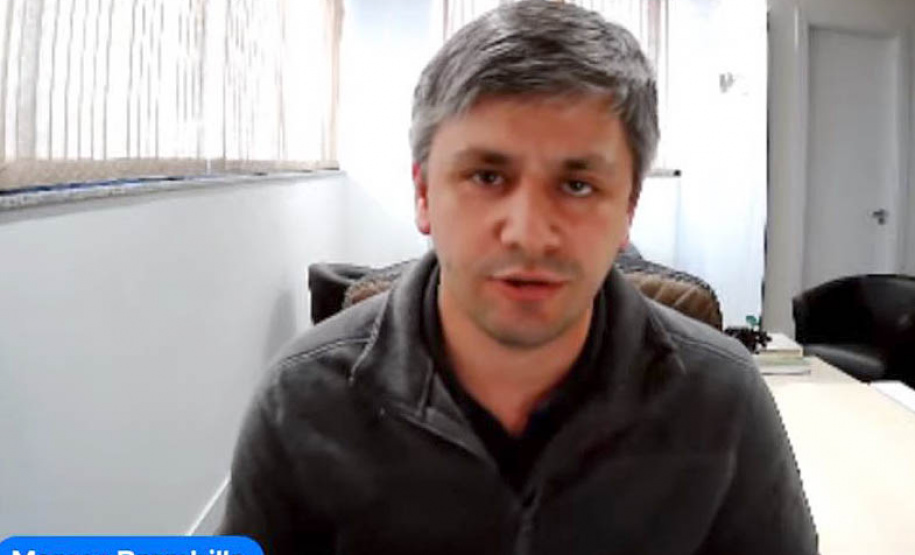 O Paraná intensificou, neste ano, as ações integradas para combate à deriva de defensivos agrícolas. Parte dos resultados, além de orientações e metas dessa iniciativa foram discutidos no evento online “Ação Integrada de Coexistência entre Agricultura, Apicultura, Meliponicultura e Sericicultura”, na quarta-feira (10). O debate teve a participação de representantes da Secretaria da Agricultura e do Abastecimento, Instituto de Desenvolvimento Rural do Paraná Iapar- Emater (IDR-Paraná), Agência de Defesa Agro